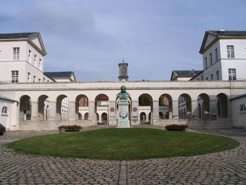 L’hôpital Raymond-Poincaré